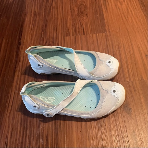 Columbia white sporty hiking Mary Janes ballet flats straps size 8 - Picture 2 of 5